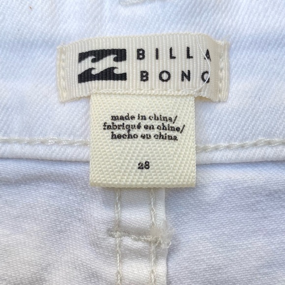 Billabong White Distressed Buttonfly Raw Hem 2" Shorts Women's 28 - Picture 2 of 5